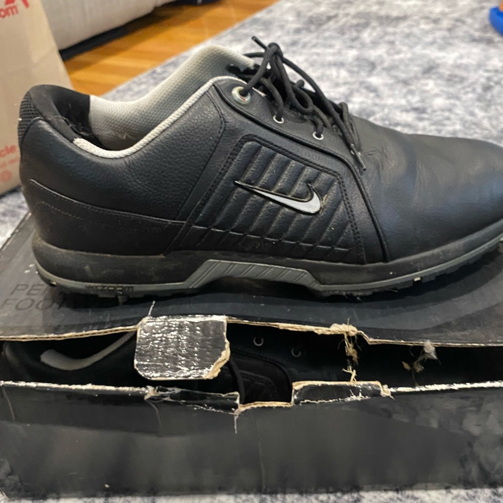 Nike Men's Black Golf Shoes with Spikes